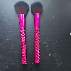 Pink Makeup Brushes with Textured Handles
